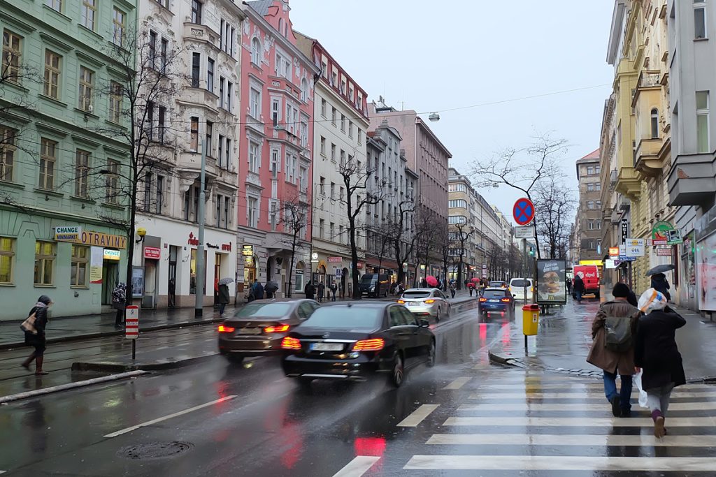 Předpověď počasí na dnešek a následující dny: větrné počasí, déšť a sněžení ve vysokých polohách